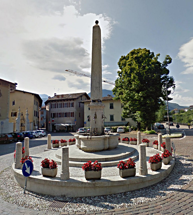 Fontana con obelisco su parte di p.f. 540/1 CC. Sacco (FONTANA) - ROVERETO (TN) 