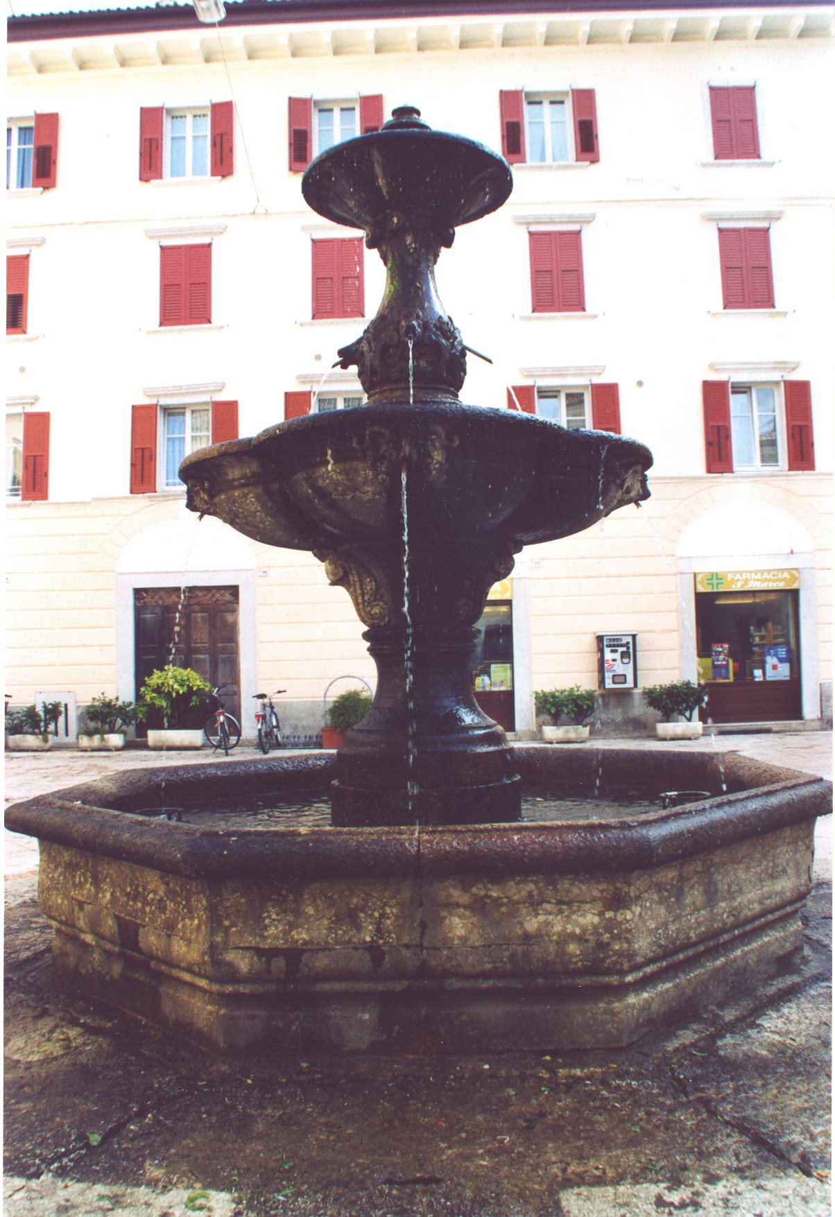 Fontana su parte della p.f. 1944 CC. Rovereto (FONTANA) - ROVERETO (TN) 