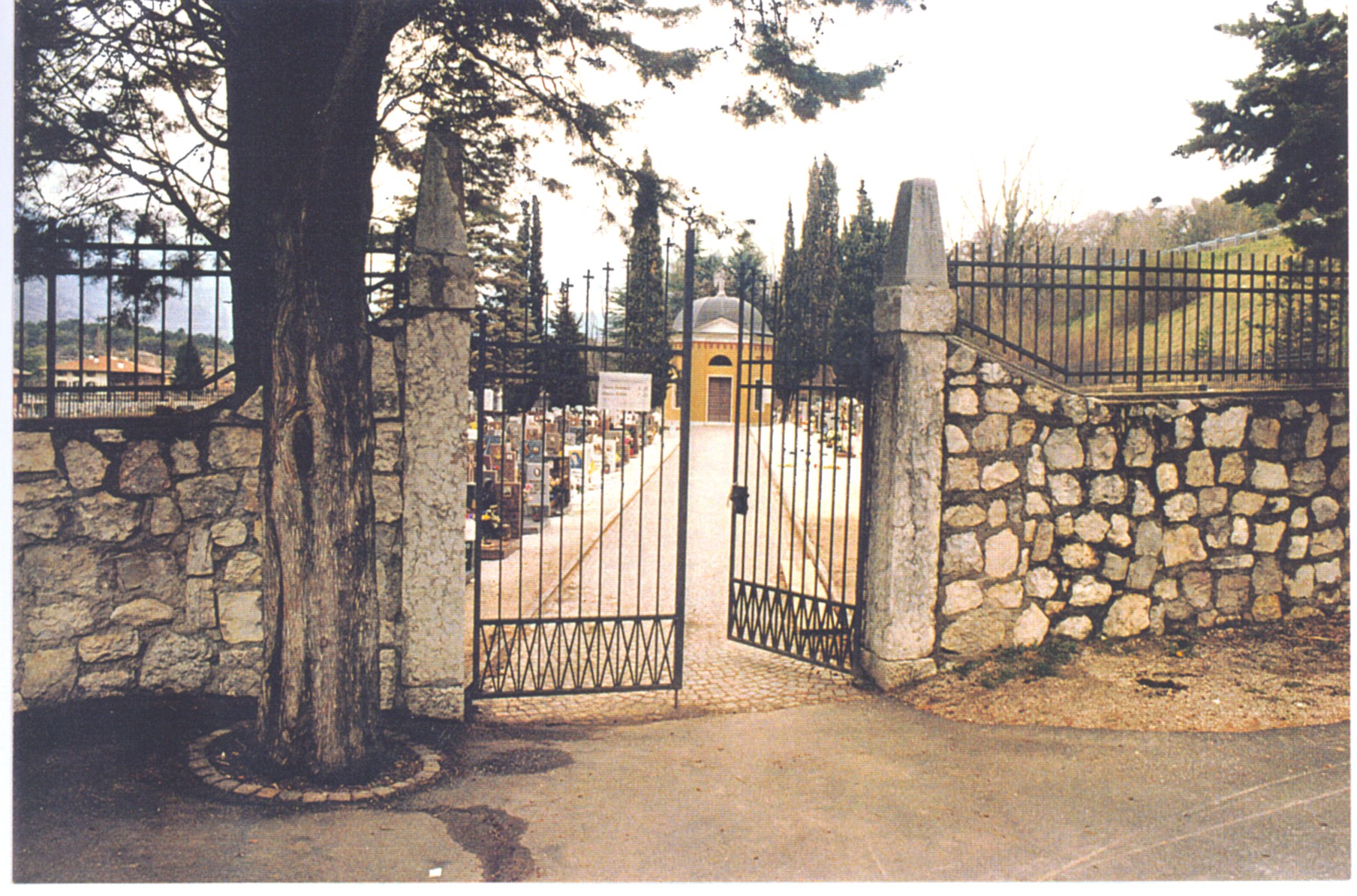 Cappella cimiteriale su parte della p.ed.122/7 CC. Marco (CAPPELLA) - ROVERETO (TN) 