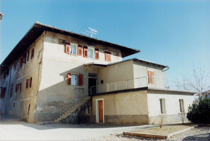 Casa p.ed. 83 e pp.ff. 1036, 1037, 1038 CC. Casez (CASA) - SANZENO (TN) 