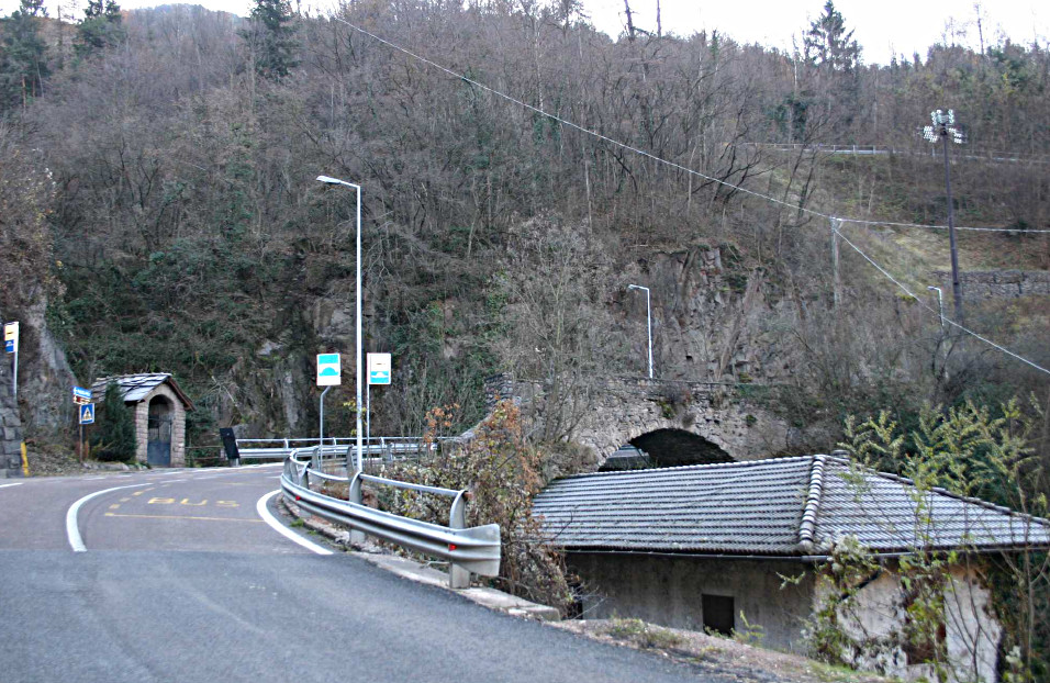 Ponte in pietra sul Rio Regnana (PONTE) - SEGONZANO (TN) 