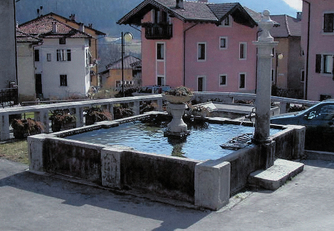 Fontana detta da piaza parte di p.f. 1904 CC. Mortaso I (FONTANA) - SPIAZZO (TN) 