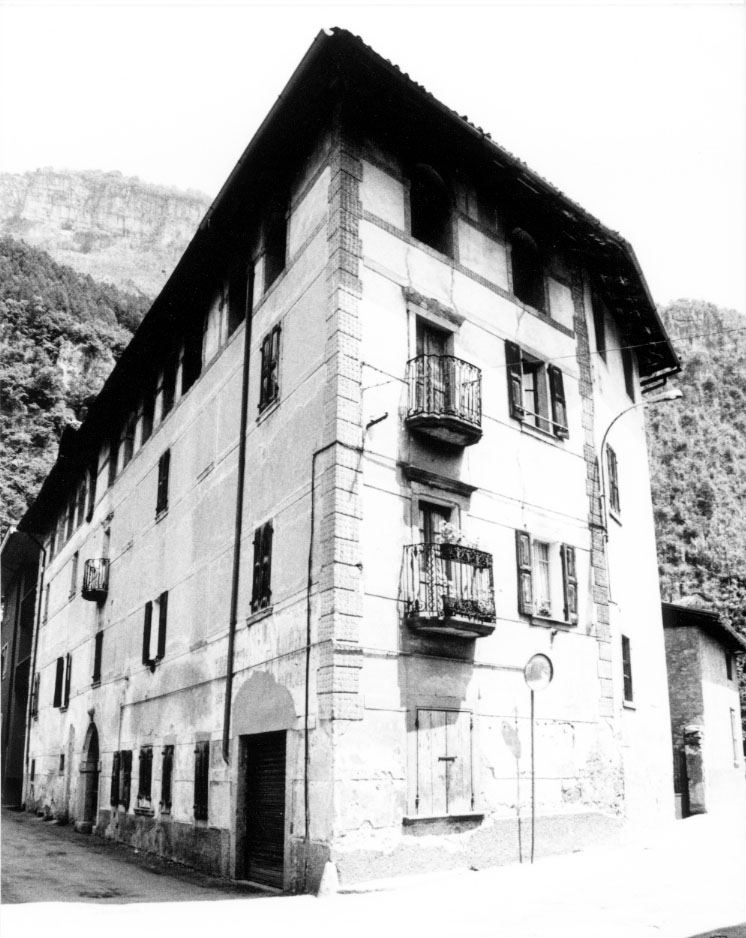 Palazzo pp.ed. 306/1; 306/2 CC. Storo (PALAZZO) - STORO (TN) 