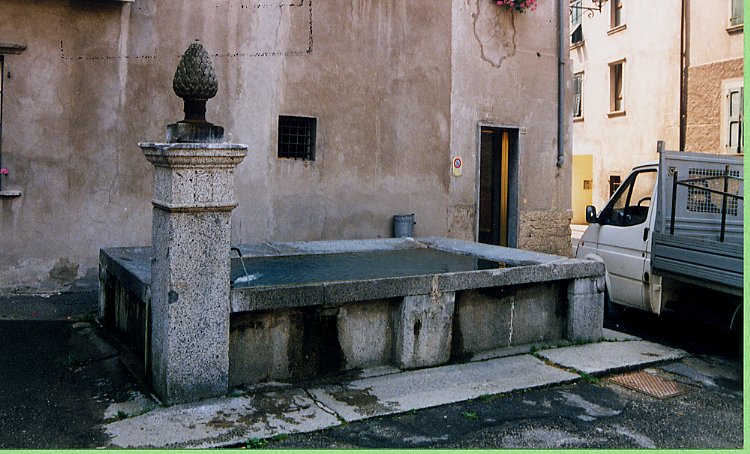 Lavatoio su parte della p.f. 5664 CC. Storo (FONTANA) - STORO (TN) 