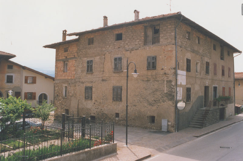 Casa p.ed. 127 CC. Tassullo I^ (CASA) - VILLE D'ANAUNIA (TN) 