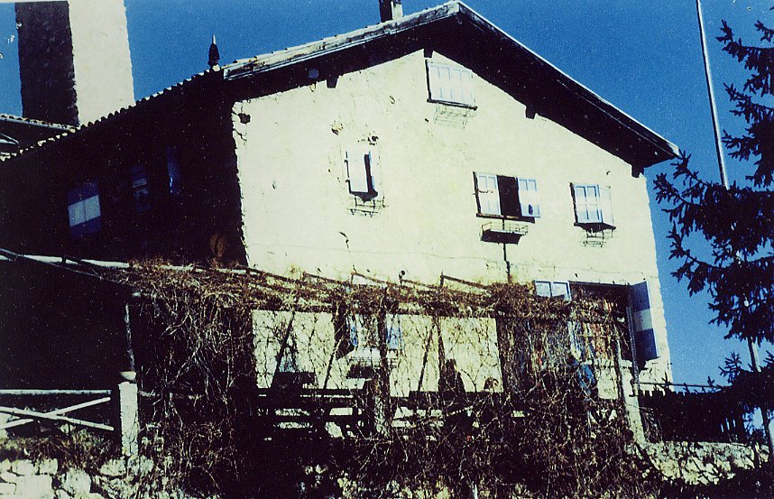 Rifugio S. Pietro (RIFUGIO ALPINO) - TENNO (TN) 
