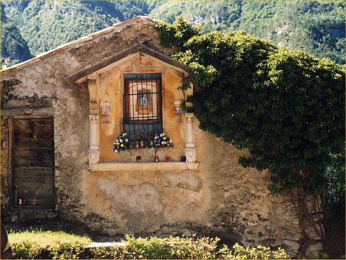 Edicola sacra parte di p.ed. 204 CC. Terragnolo (EDICOLA) - TERRAGNOLO (TN) 