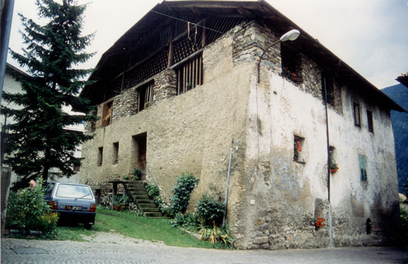 Casa pp.ed. 16; 17 CC. Terzolas (CASA) - TERZOLAS (TN) 