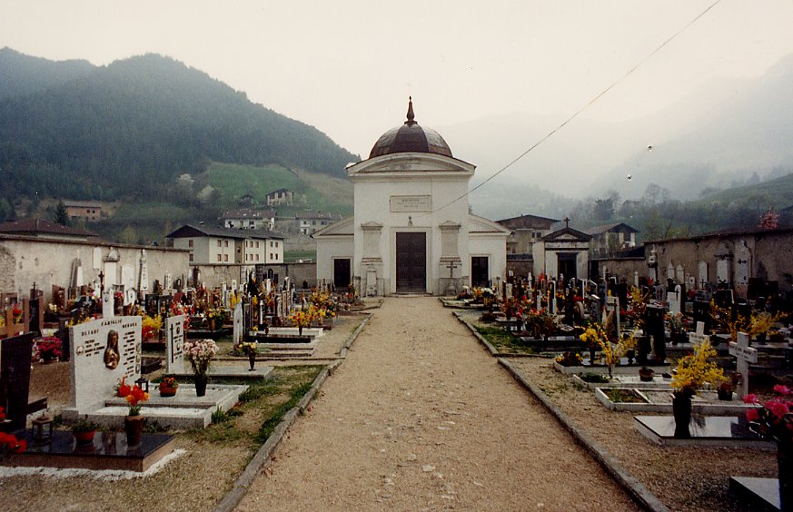 Parte antica del Cimitero di Tiarno di Sopra con relativa Cappella del Redentore (CIMITERO) - LEDRO (TN) 