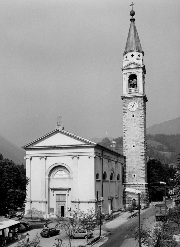 Piazza della Chiesa Parrocchiale di S. Bartolomeo apostolo (PIAZZA) - LEDRO (TN) 
