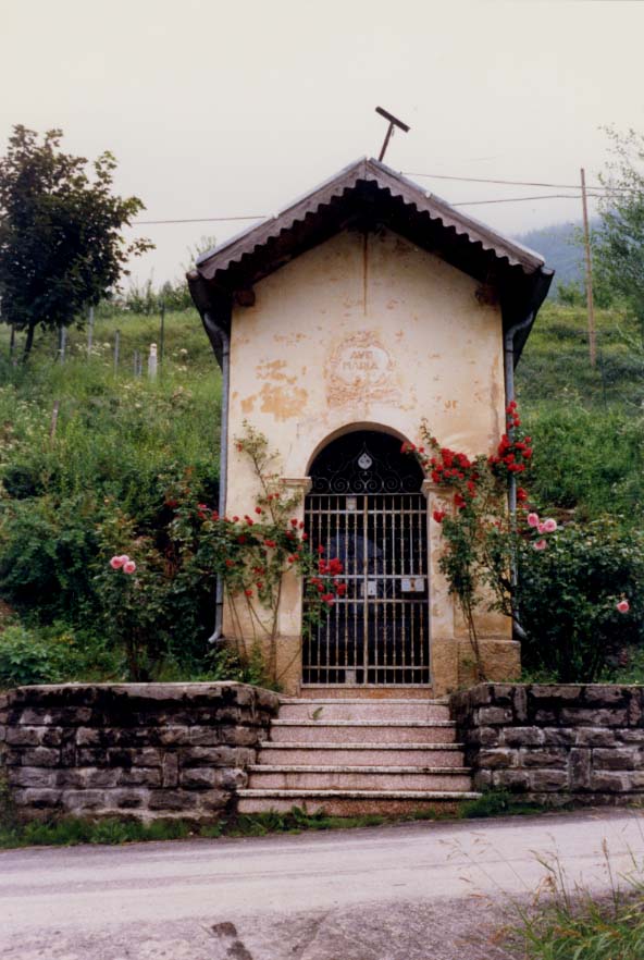 Cappella della Madonna delle Grazie p.ed. 82 CC. Masi di Vigo (EDICOLA) - TON (TN) 