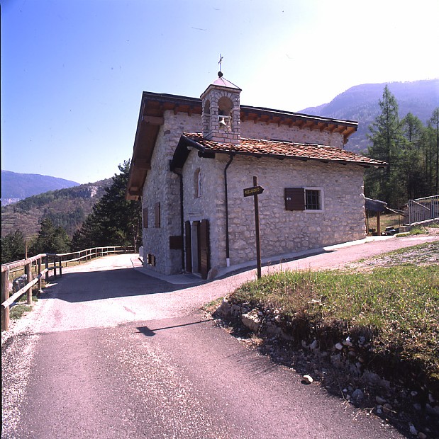 Chiesa dei Sette Dolori della B. M. Vergine (CHIESA) - TRAMBILENO (TN) 