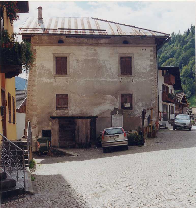 Casa Biatello (edificio, cortile di pertinenza e scala di accesso) (CASA) - PRIMIERO SAN MARTINO DI CASTROZZA (TN) 