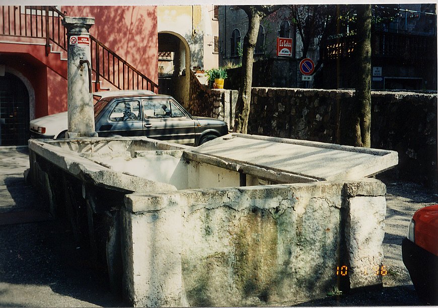 Fontana (lavatoio) su parte della p.f. 214 CC. Gardolo (FONTANA) - TRENTO (TN) 