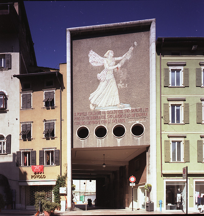 Galleria dei Legionari e Portico sottostante Casa Rella (GALLERIA) - TRENTO (TN) 