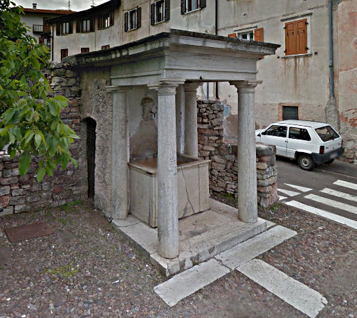 Fontana p.f. 469/2 CC. Povo (FONTANA) - TRENTO (TN) 