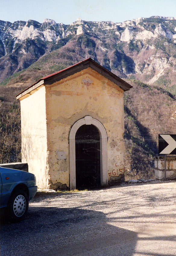 Edicola sacra p.ed. 1161 CC. Vallarsa (EDICOLA) - VALLARSA (TN) 