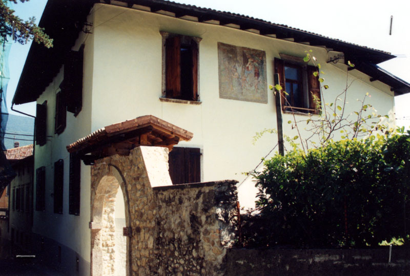 Casa con dipinto ad affresco p.ed. 95/1 CC. Villalagarina (CASA) - VILLA LAGARINA (TN) 