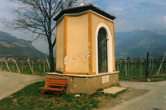 Edicola del crocefisso parte di p.f. 2893 CC. Volano (EDICOLA) - VOLANO (TN) 