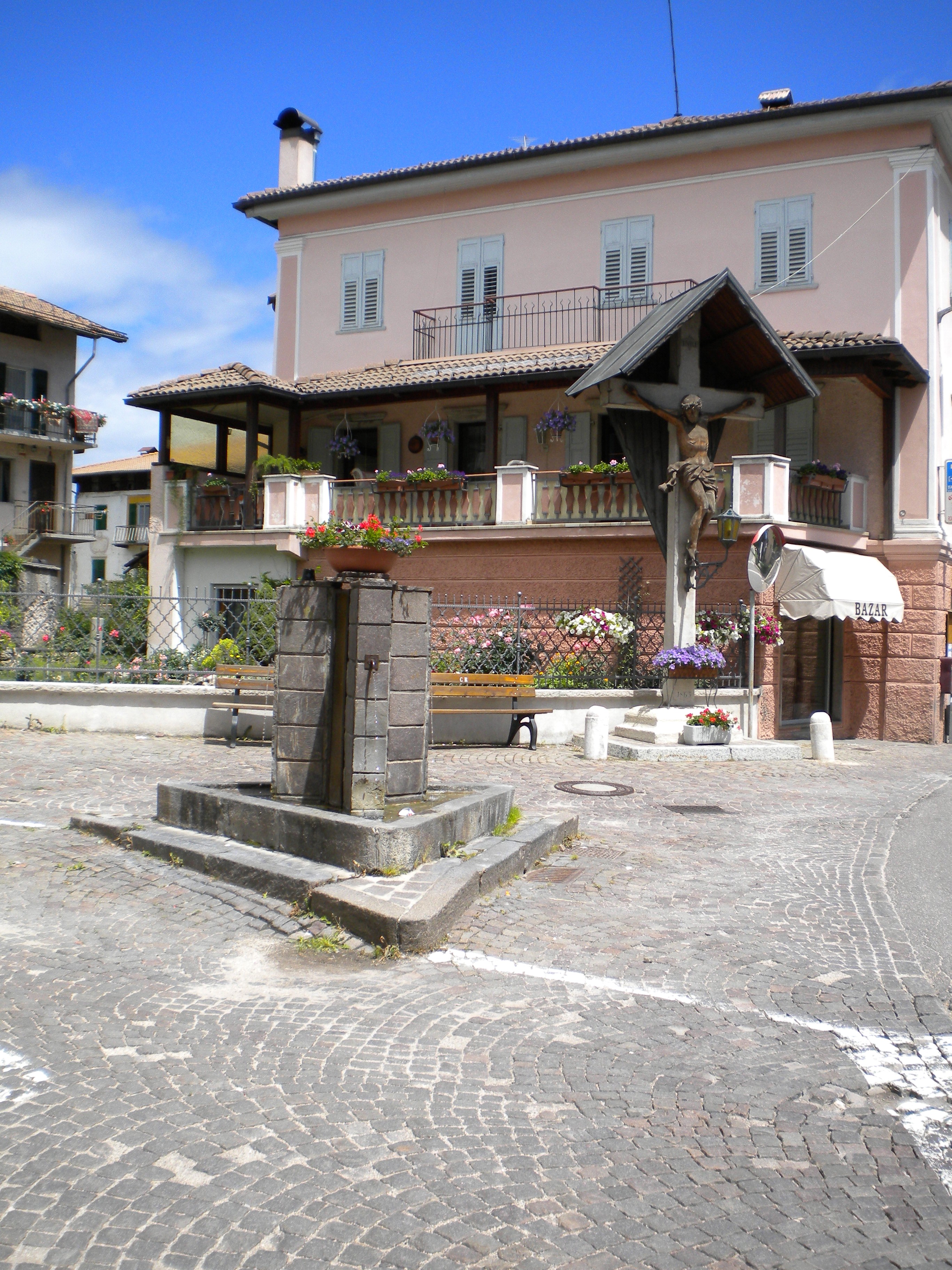 Crocefisso ligneo su parte del sedime della p.f. 1709/2 CC. Romeno (CROCE) - ROMENO (TN) 