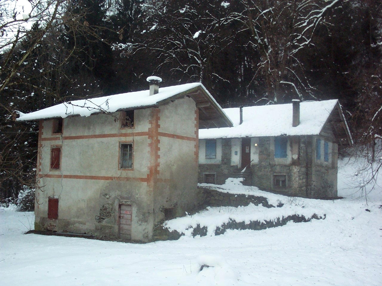 Fonte e manufatti a servizio e custodia del serbatoio per le acque arsenico-ferruginose (CASA) - RONCEGNO TERME (TN) 