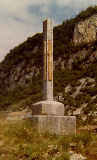 Croce lapidea in Fraz. Cistena (p.f. 5304 CC. Noriglio) (CROCE) - ROVERETO (TN) 
