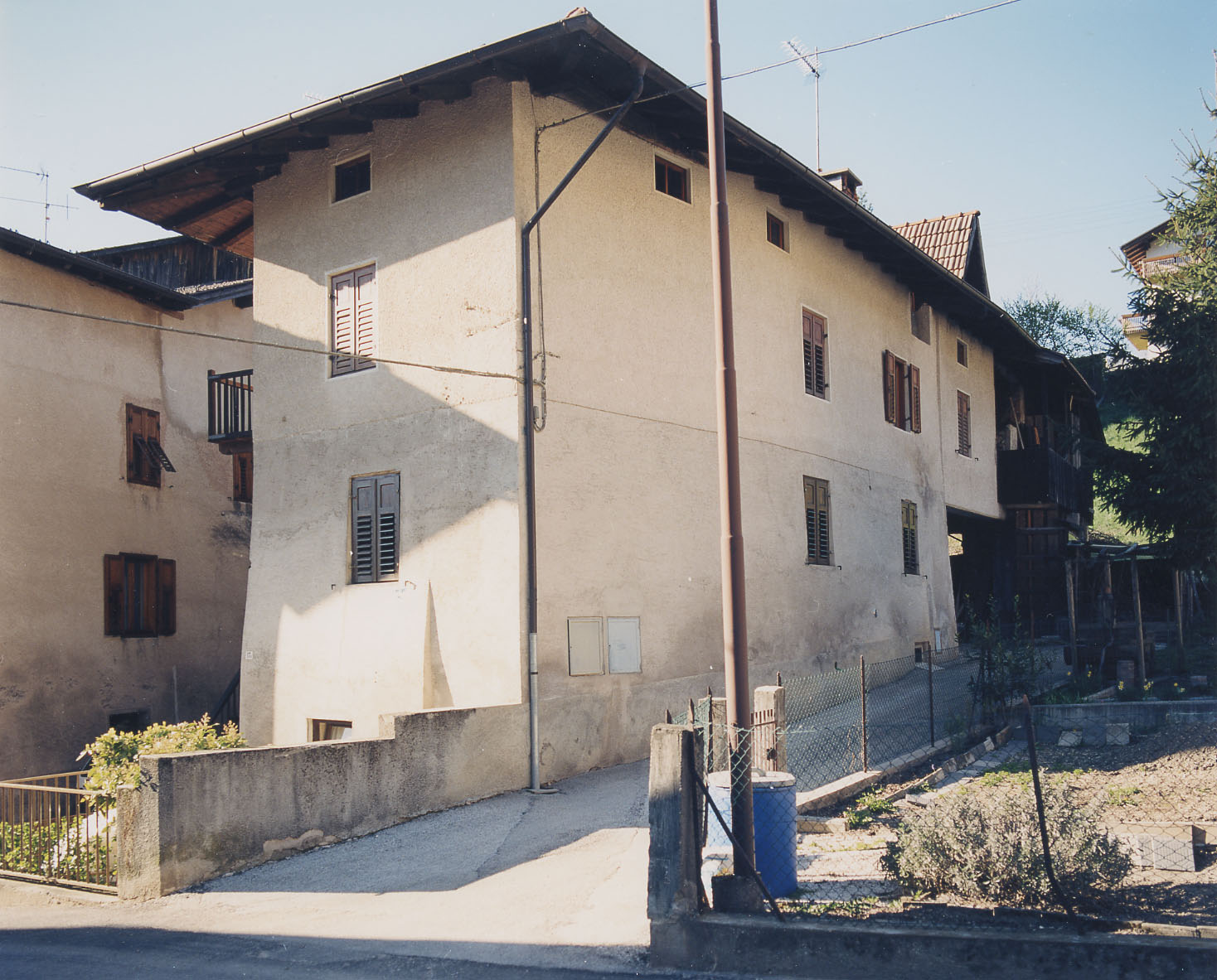Casa con Stemma fam. Marcolla (1553) p.ed. 64 CC. Vigo (CASA CON STEMMA O LAPIDE) - TON (TN) 