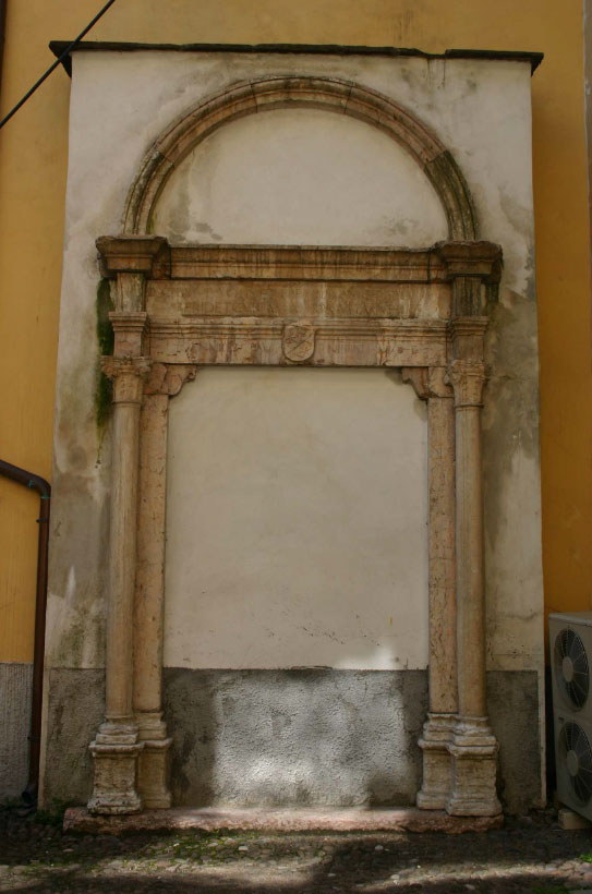 Portale dell'antica chiesa di S. Maria Maddalena (PORTALE) - TRENTO (TN) 
