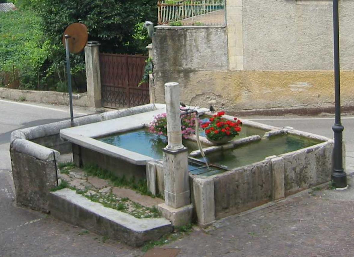 Fontana maggiore di Masera p.f. 2982 CC. Besenello (FONTANA) - BESENELLO (TN) 