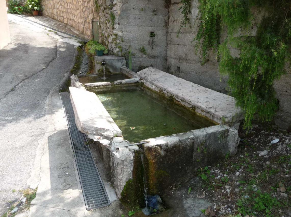 Fontana minore di Masera p.f. 2982 CC. Besenello (FONTANA) - BESENELLO (TN) 